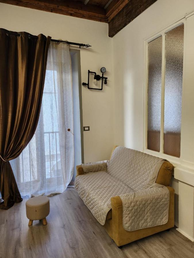 Mansarde & Suite Maison 1706 Lago Orta Borgomanero Buitenkant foto