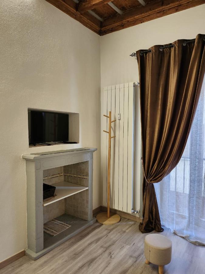 Mansarde & Suite Maison 1706 Lago Orta Borgomanero Buitenkant foto