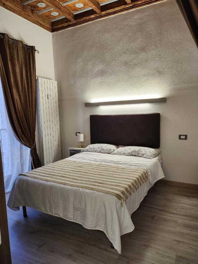 Mansarde & Suite Maison 1706 Lago Orta Borgomanero Buitenkant foto