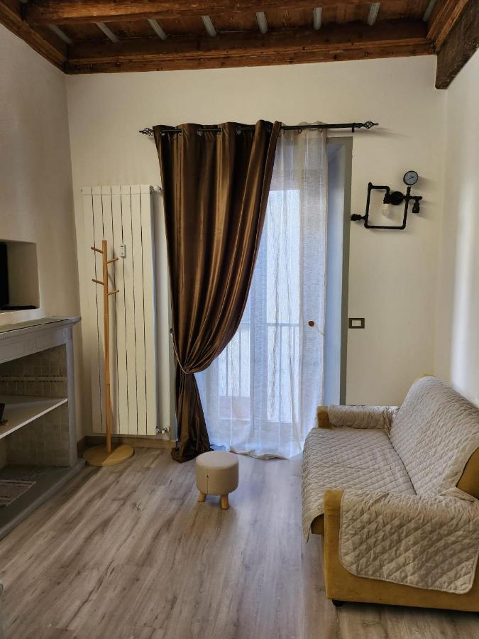 Mansarde & Suite Maison 1706 Lago Orta Borgomanero Buitenkant foto