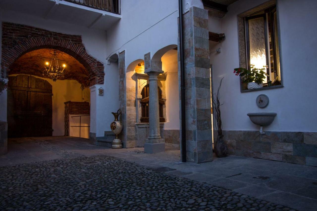 Mansarde & Suite Maison 1706 Lago Orta Borgomanero Buitenkant foto