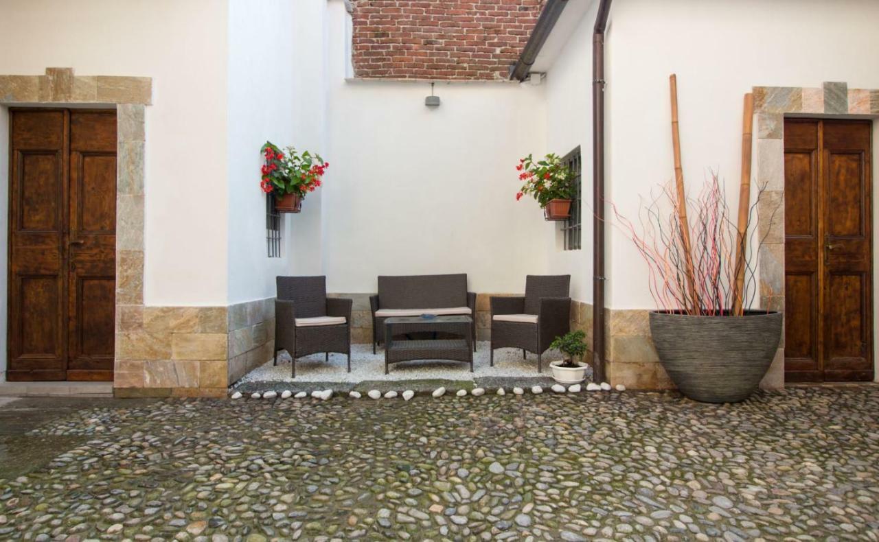 Mansarde & Suite Maison 1706 Lago Orta Borgomanero Buitenkant foto