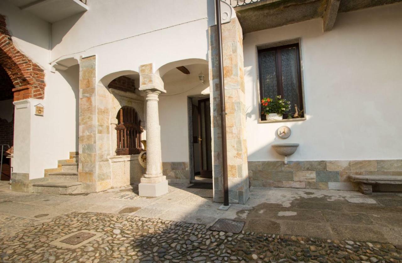 Mansarde & Suite Maison 1706 Lago Orta Borgomanero Buitenkant foto