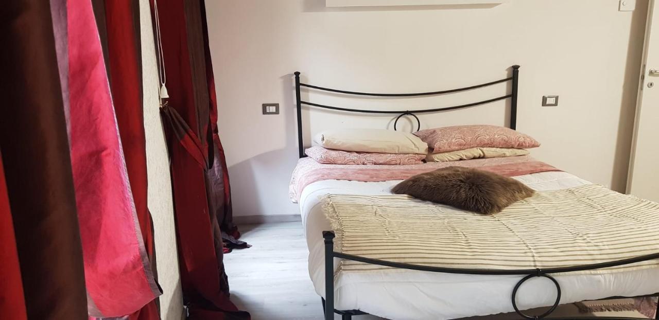 Mansarde & Suite Maison 1706 Lago Orta Borgomanero Buitenkant foto