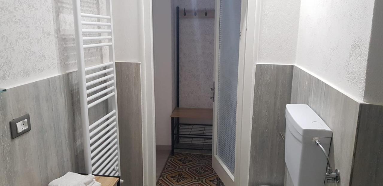 Mansarde & Suite Maison 1706 Lago Orta Borgomanero Buitenkant foto