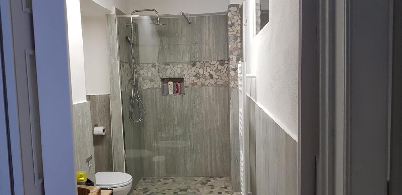 Mansarde & Suite Maison 1706 Lago Orta Borgomanero Buitenkant foto