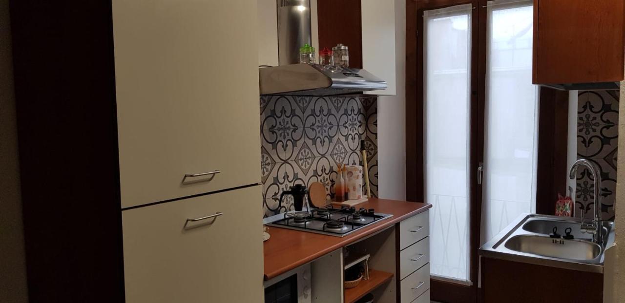 Mansarde & Suite Maison 1706 Lago Orta Borgomanero Buitenkant foto