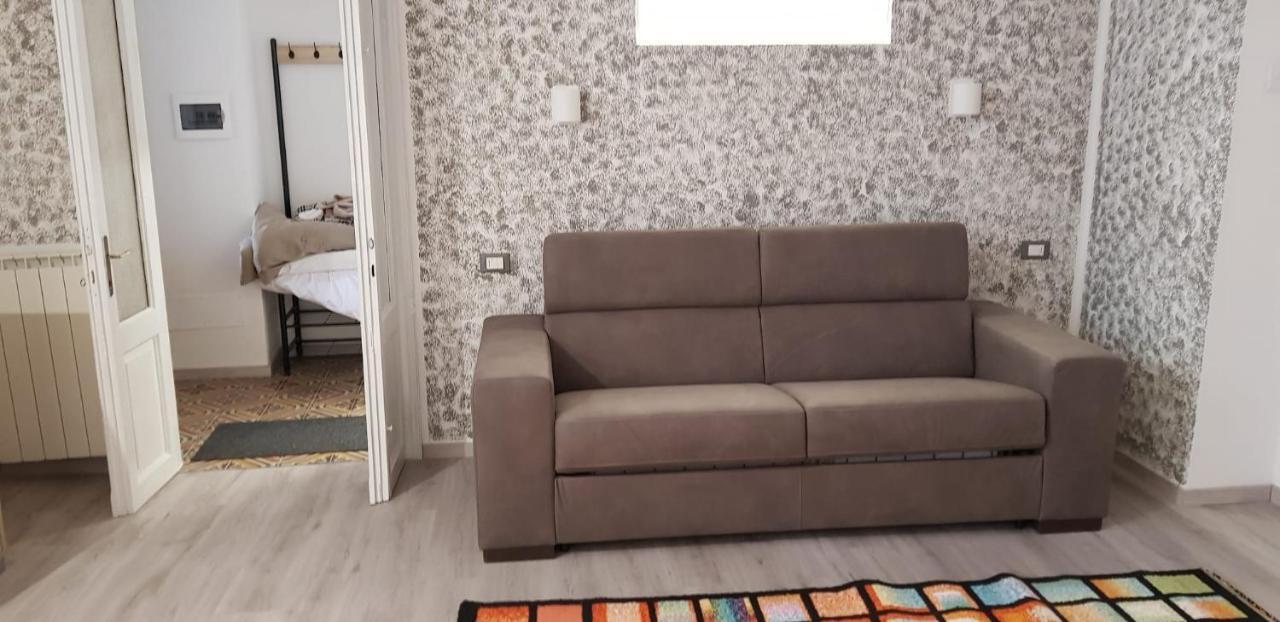 Mansarde & Suite Maison 1706 Lago Orta Borgomanero Buitenkant foto