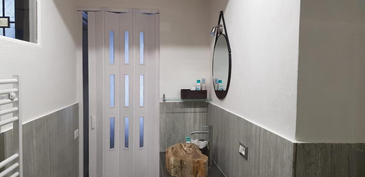 Mansarde & Suite Maison 1706 Lago Orta Borgomanero Buitenkant foto